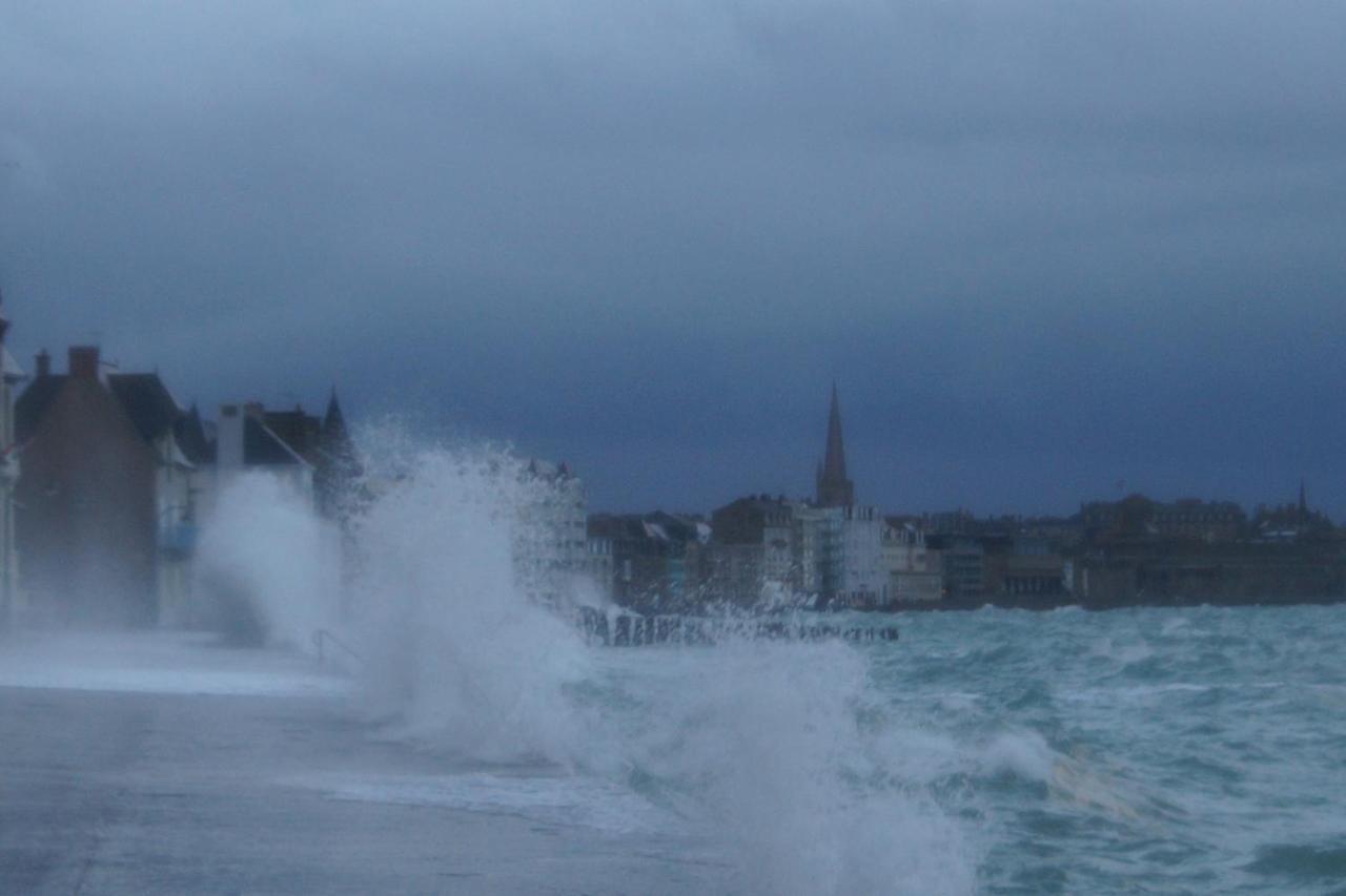 Saint Malo, le Pont, Maison plage à 100m Vila Exterior foto